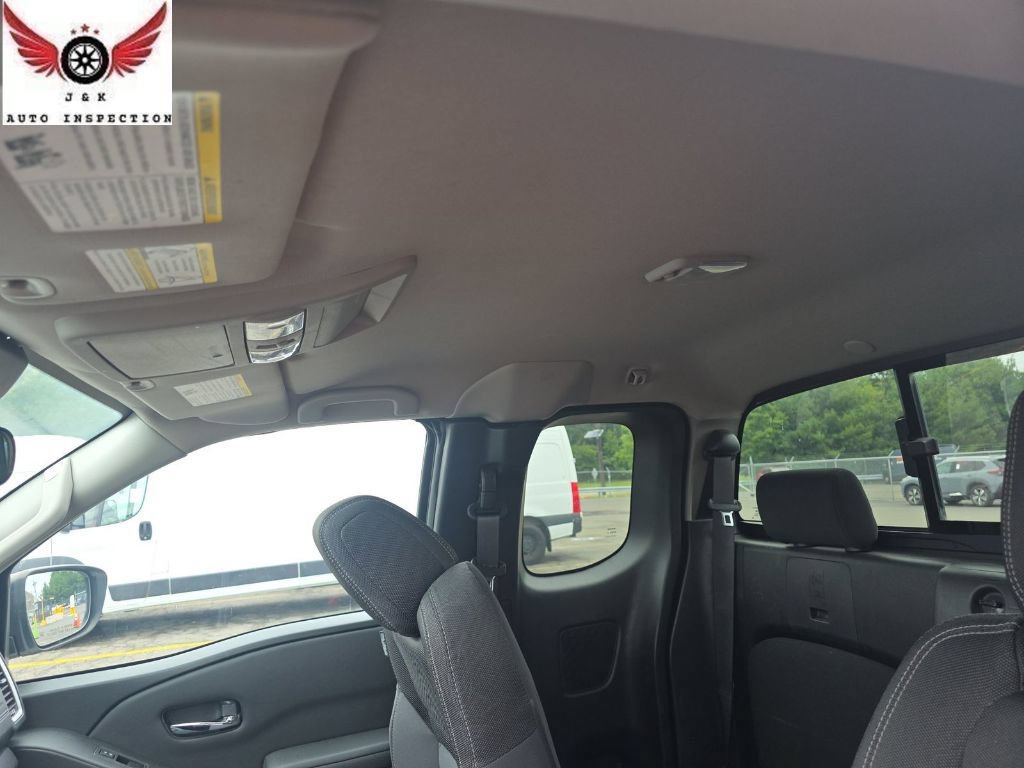 Used 2023 Nissan Frontier SV w/ SV Convenience Package AWD/4WD image 6