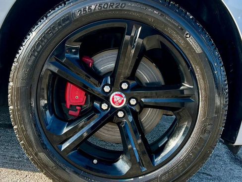 Used 2017 Jaguar F-PACE S image 32