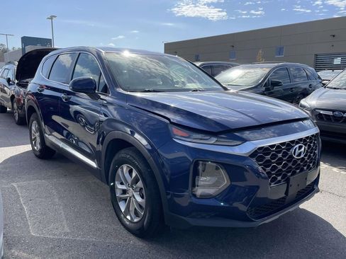 Used 2019 Hyundai Santa Fe SE image 1
