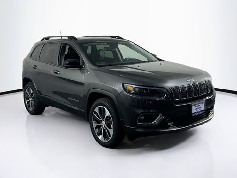 Used 2022 Jeep Cherokee Limited w/ Elite Package AWD/4WD image 3