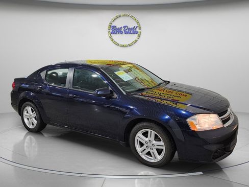 Used 2012 Dodge Avenger SXT w/ Cold Weather Group image 8