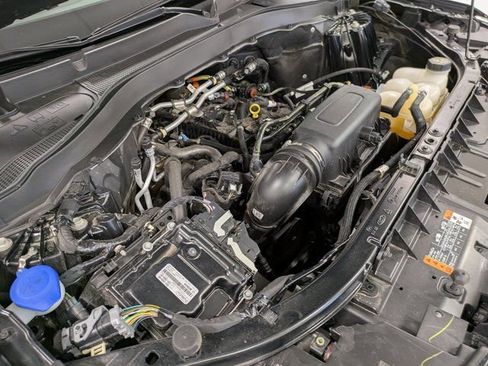 Certified 2023 Ford Explorer XLT w/ Class IV Trailer Tow Package image 30