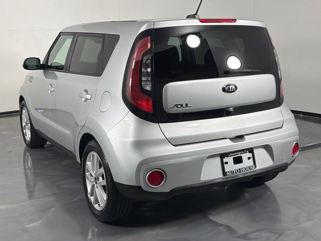 Used 2018 Kia Soul + FWD image 7