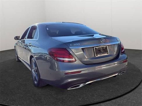 Used 2017 Mercedes-Benz E 300 4MATIC image 6