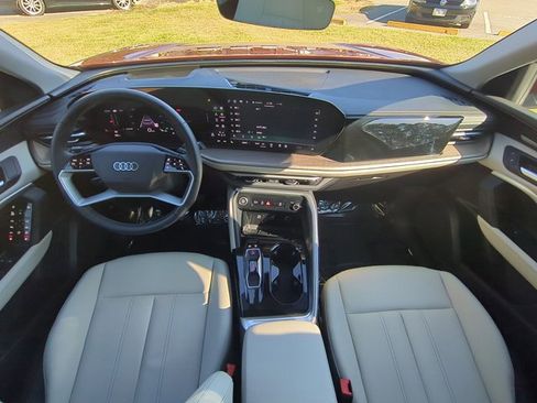 Used 2025 Audi Q5 Premium Plus w/ Premium Plus image 20