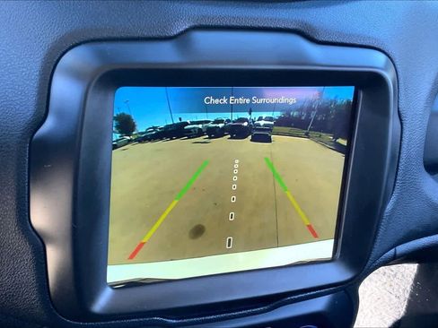 Used 2023 Jeep Renegade Latitude image 29