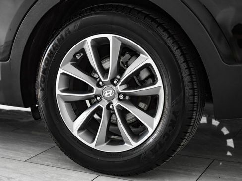 Used 2018 Hyundai Santa Fe SE image 51