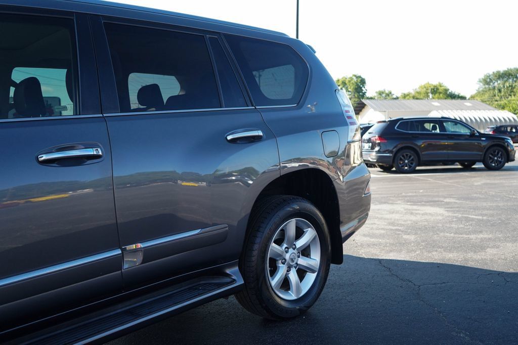 Used 2019 Lexus GX 460 w/ Navigation Package AWD/4WD image 24