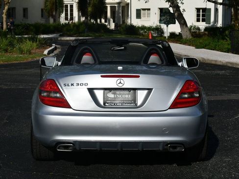 Used 2009 Mercedes-Benz SLK 300 image 5