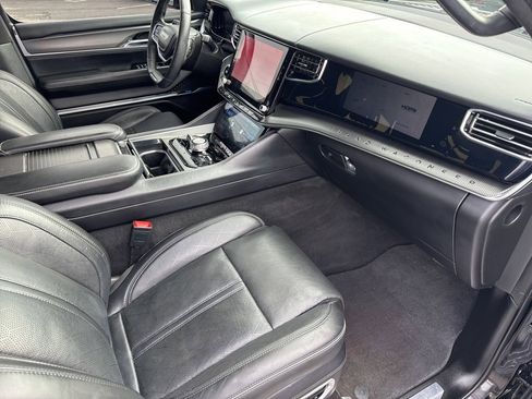 Used 2022 Jeep Grand Wagoneer Series II image 36
