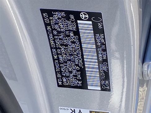 Certified 2025 Toyota Prius LE image 33