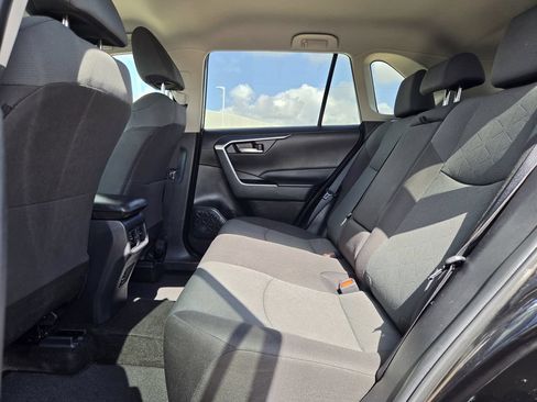Used 2025 Toyota RAV4 XLE FWD image 29