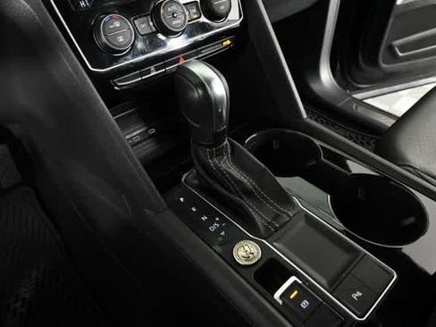 Certified 2023 Volkswagen Atlas Cross Sport SE w/ Black Wheel Package image 27