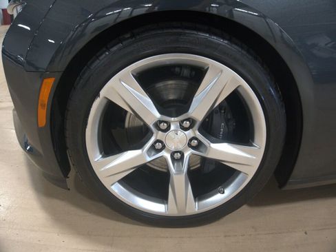 Used 2016 Chevrolet Camaro SS RWD image 31