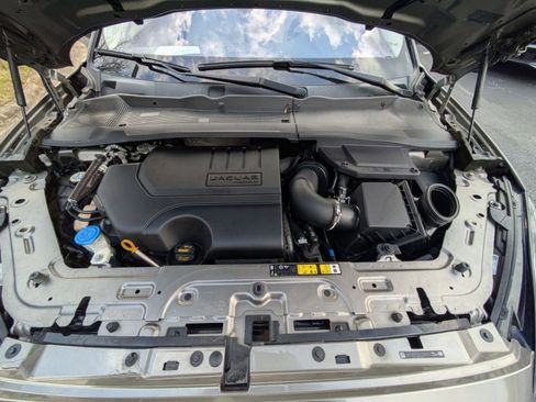 Used 2020 Jaguar E-PACE SE image 30