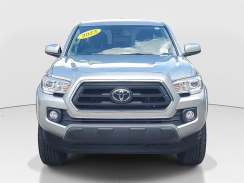 Used 2023 Toyota Tacoma SR5 w/ Technology Package image 2