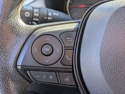 Used 2021 Toyota RAV4 XLE image 16