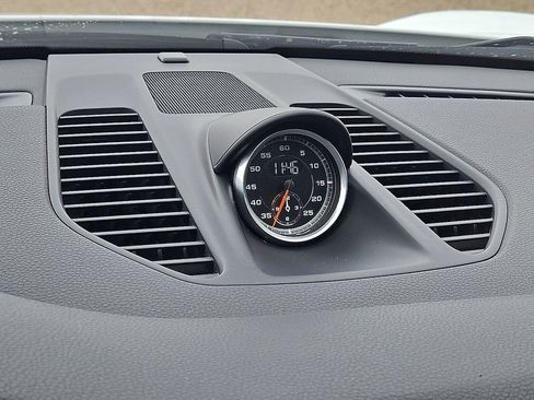 Used 2019 Porsche 911 Carrera image 24