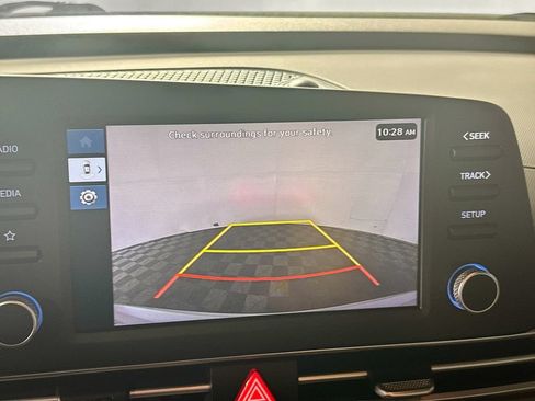Used 2025 Hyundai Elantra Hybrid FWD image 16