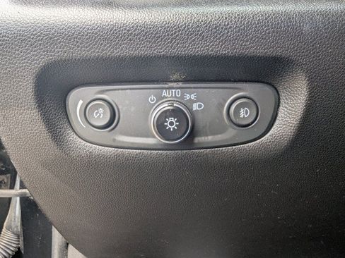 Used 2018 Chevrolet Traverse Premier AWD/4WD image 17