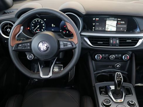 New 2025 Alfa Romeo Stelvio Sprint image 22