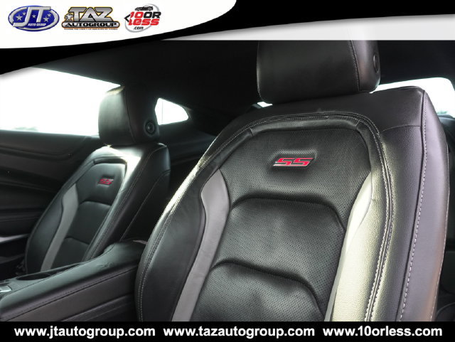 Used 2020 Chevrolet Camaro SS RWD image 22