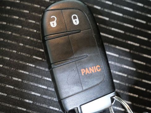 Used 2020 Dodge Journey SE w/ SE Popular Equipment Group image 28