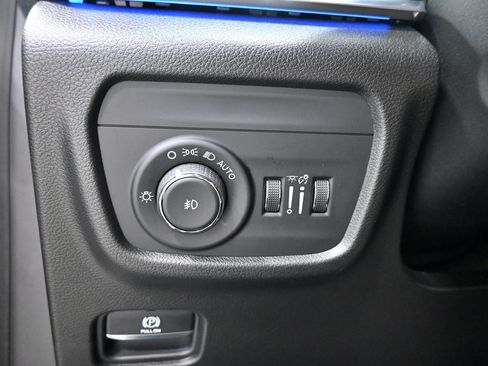 Used 2021 Jeep Grand Cherokee L Overland w/ Luxury Tech Group IV AWD/4WD image 9