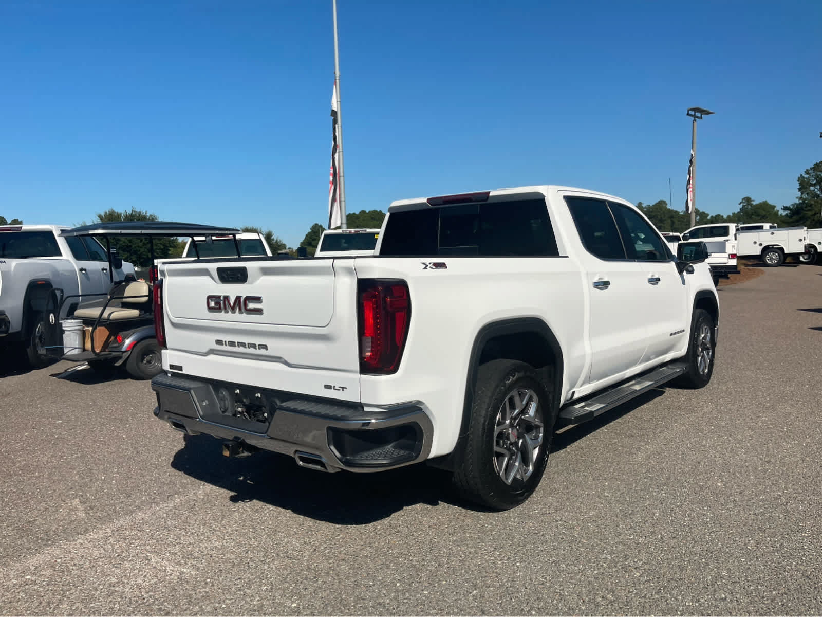 Used 2024 GMC Sierra 1500 SLT w/ SLT Premium Package AWD/4WD image 5