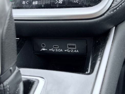 Used 2024 Subaru Outback Premium AWD/4WD image 35