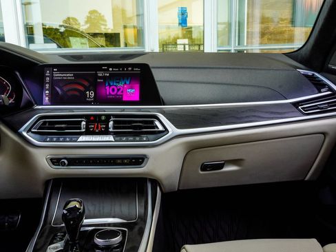Used 2020 BMW X7 xDrive40i w/ M Sport Package AWD/4WD image 18