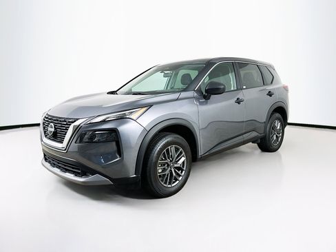 Used 2023 Nissan Rogue S image 3