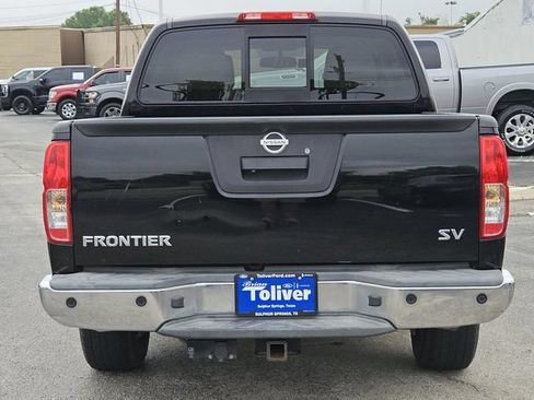 Used 2015 Nissan Frontier SV w/ SV Value Truck Package RWD image 9