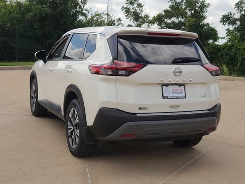 Certified 2023 Nissan Rogue SV FWD image 2