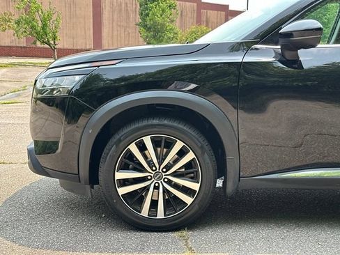 Used 2023 Nissan Pathfinder Platinum AWD/4WD image 14