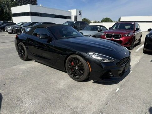 Used 2022 BMW Z4 M40i w/ Premium Package RWD image 2