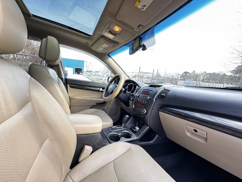 Used 2011 Kia Sorento EX w/ Premium Pkg image 15