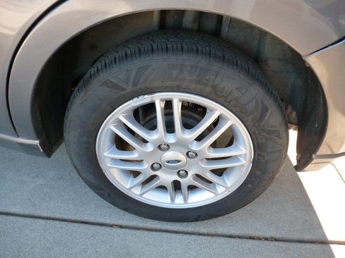 Used 2009 Ford Focus SE image 15