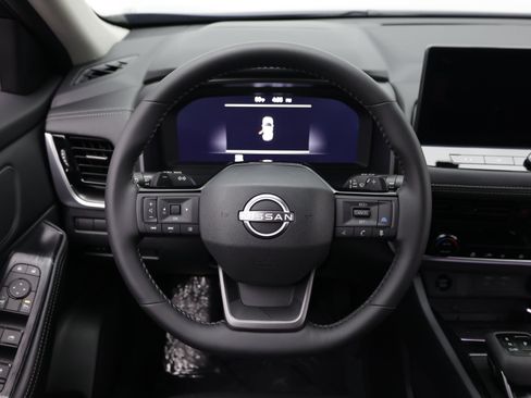 Used 2026 Nissan Rogue SL FWD image 35