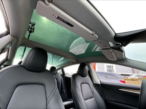 Used 2023 Tesla Model 3 Standard Range image 14