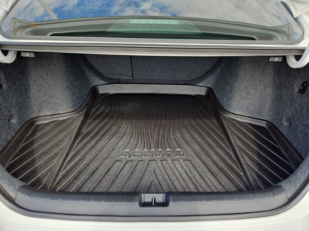 Used 2022 Honda Accord Touring image 31