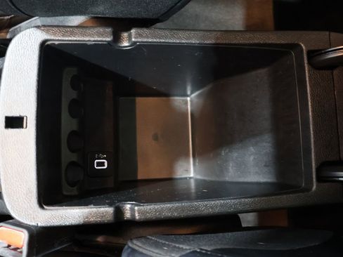 Used 2022 Jeep Cherokee Limited image 39