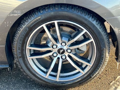 Used 2017 Ford Mustang Coupe image 14