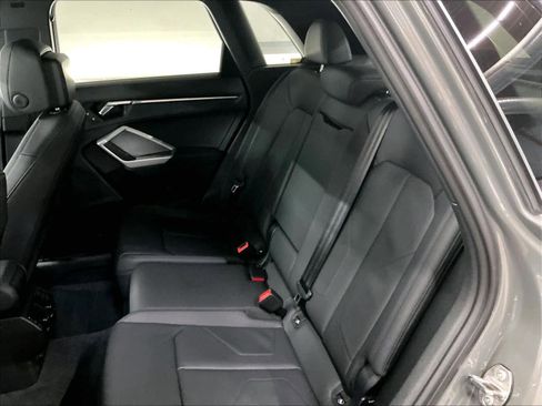 Certified 2025 Audi Q3 2.0T Premium image 28