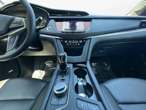 Used 2025 Cadillac XT5 Sportv w/ Technology Package AWD/4WD image 11
