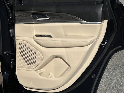 Certified 2024 Jeep Grand Cherokee Limited w/ Luxury Tech Group II image 20