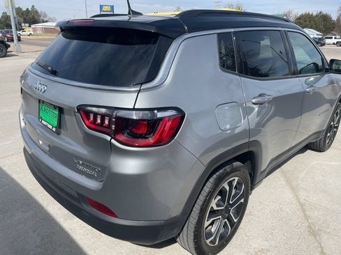 Used 2022 Jeep Compass Limited AWD/4WD image 3