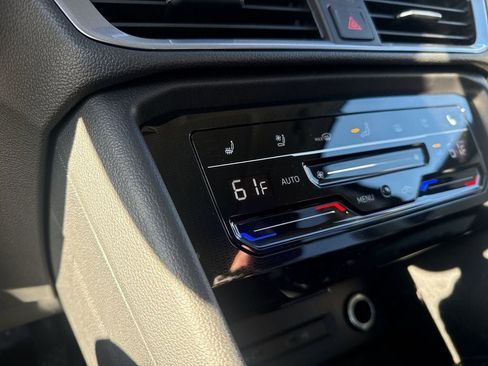 New 2026 Volkswagen Taos SEL AWD/4WD image 34