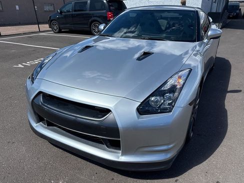 Used 2009 Nissan GT-R Premium AWD/4WD image 3