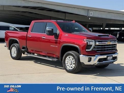 Used 2025 Chevrolet Silverado 2500 LTZ w/ LTZ Premium Package AWD/4WD image 2
